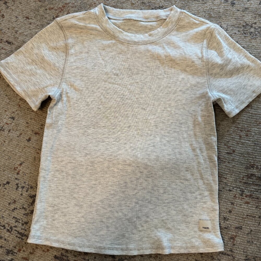 Vuori Ribbed Short Sleeve Tee – Women’s Size S (Heather Grey)